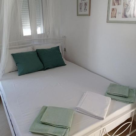 Lucky Suite Iraklion Buitenkant foto