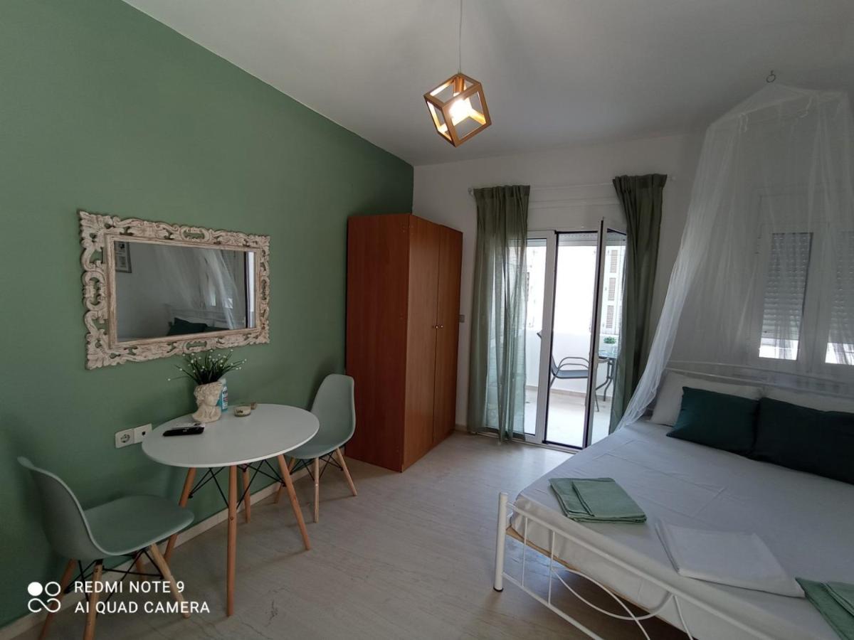 Lucky Suite Iraklion Buitenkant foto
